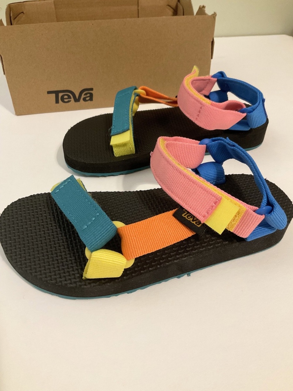 NWT Teva Kid’s 90s Multicolor Sandals Size 13 Girls
